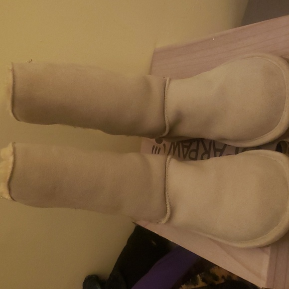 Boots - Picture 3 of 15